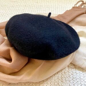 Talbots Wool Felt Beret Classic Seamless French-Style Tassel